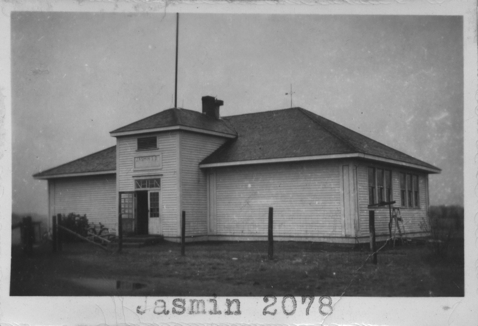 Cupar and District Heritage Museum One Room Schoolhouse Pictures, Saskatchewan, Canada.  SK One Room Schoolhouse Project.  