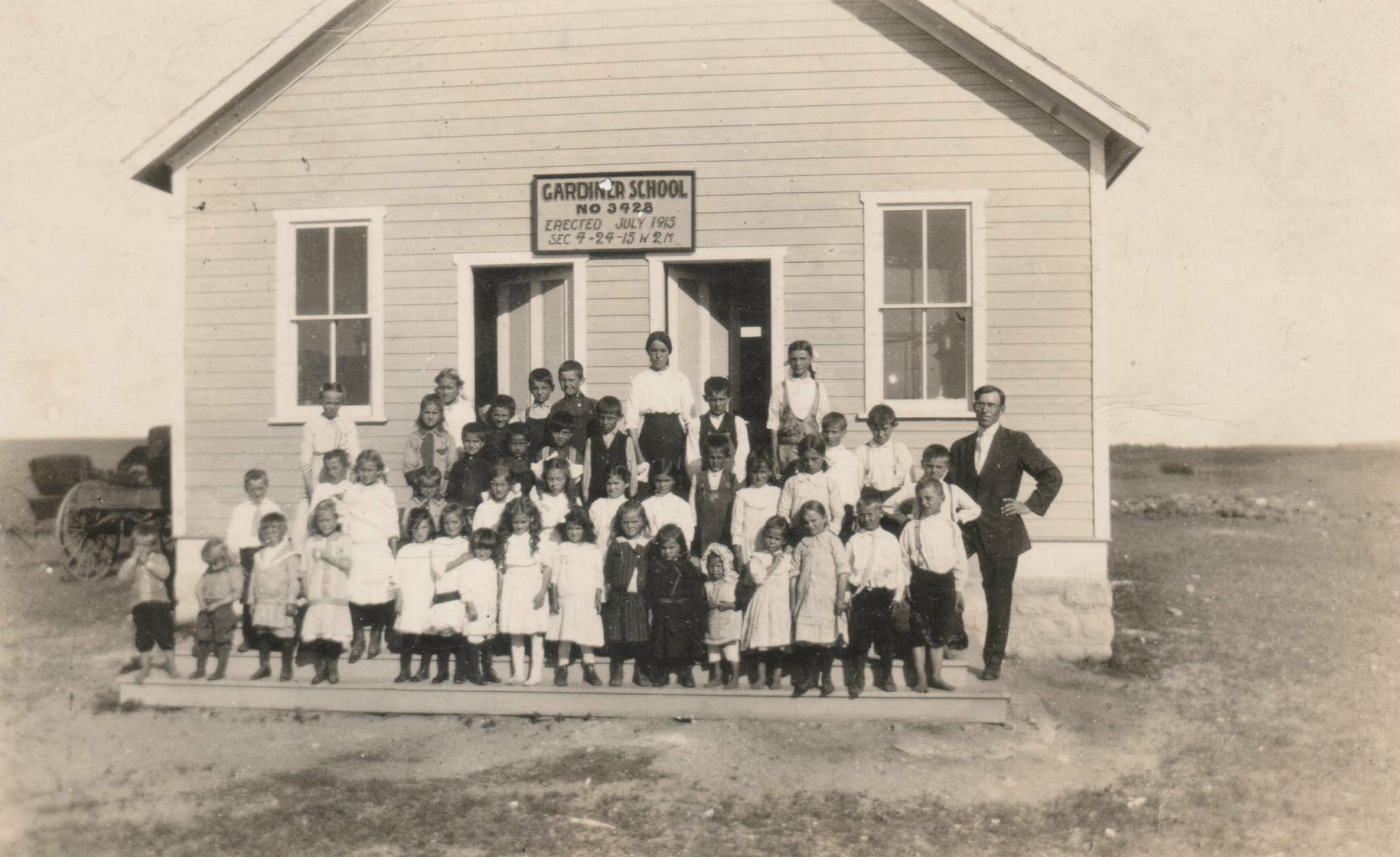 Gardiner School District 3428,		Southwest Quarter	Sec 4	Tsp 24 	Rge 16 	W of the 2 Meridian,	near Dysart, province of Saskatchewan, Canada, 1914-1960, 