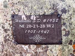 Hallville 1908-1947-plaque-grid634