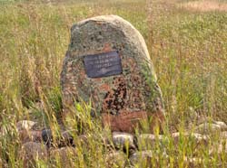 Hallville 1947-52-memorial(HDR)-grid733 20120817