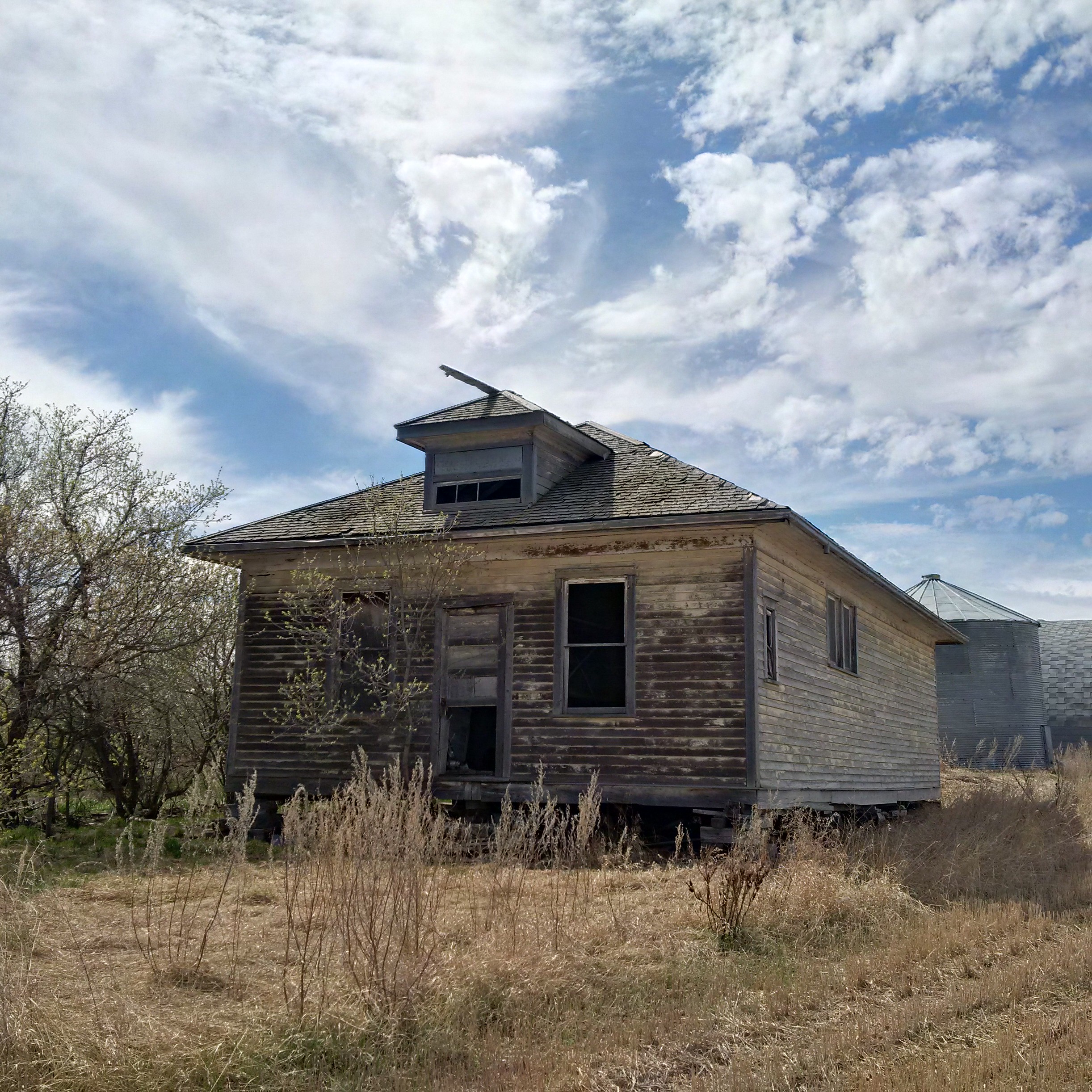  HEARTS HILL School District 2423, 		Tsp 36 	Rge 26 	W of the 3, near Luseland,  Saskatchewan,  