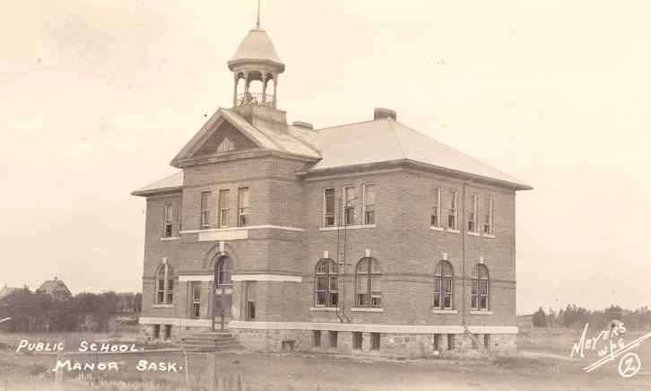 Manor School- c1909-G.D. Dickin house in background