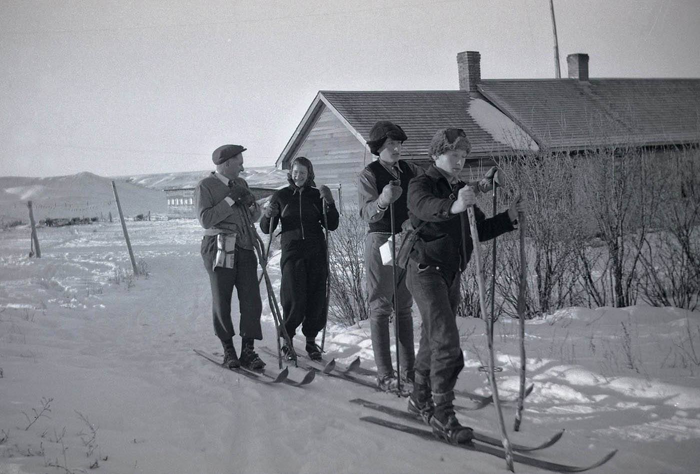 May Field School District 3104, SE section 27 township 24 range 29 west of the third meridian, near Mantario, 1913-,  CA, Canada, Sk, Saskatchewan   