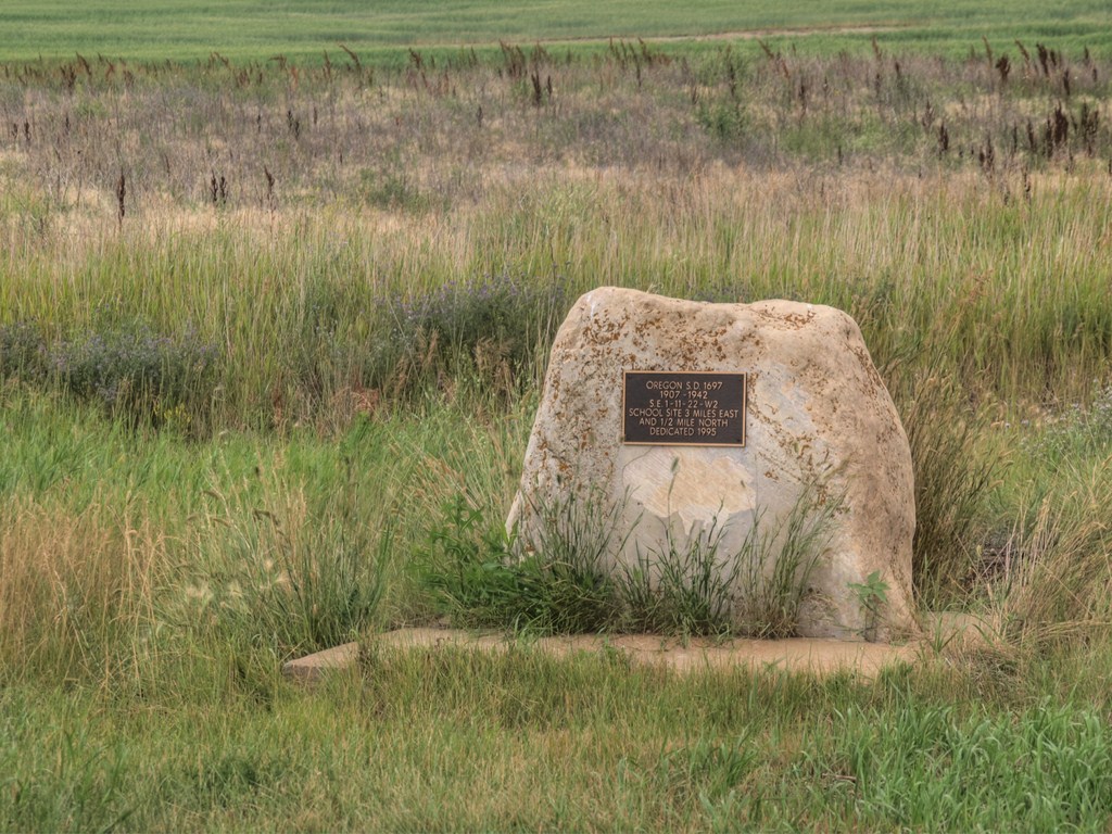  Oregon School District 1697, SE section 1 Township 11 Range 22 West of the 2nd Meridian, 1907-1942, Dummer, Truax, Parry