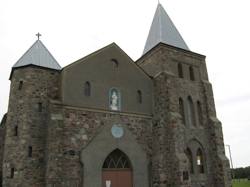 Kaposvar_Church_Front_Steeples